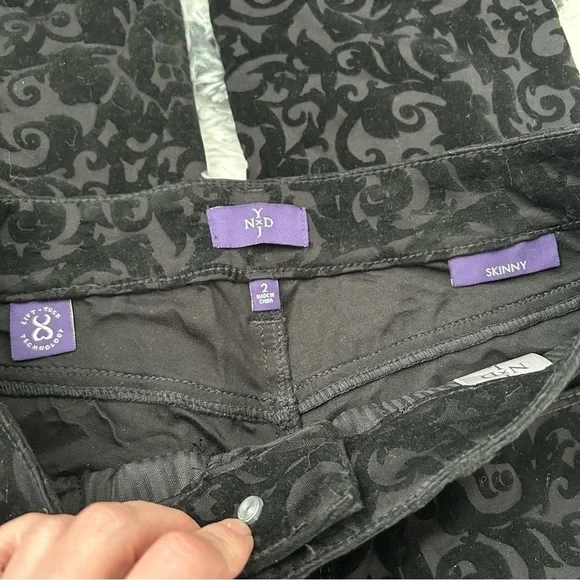 NYDJ Samantha Black Medallion Velvet Embroidered Jeans - Picture 7 of 9